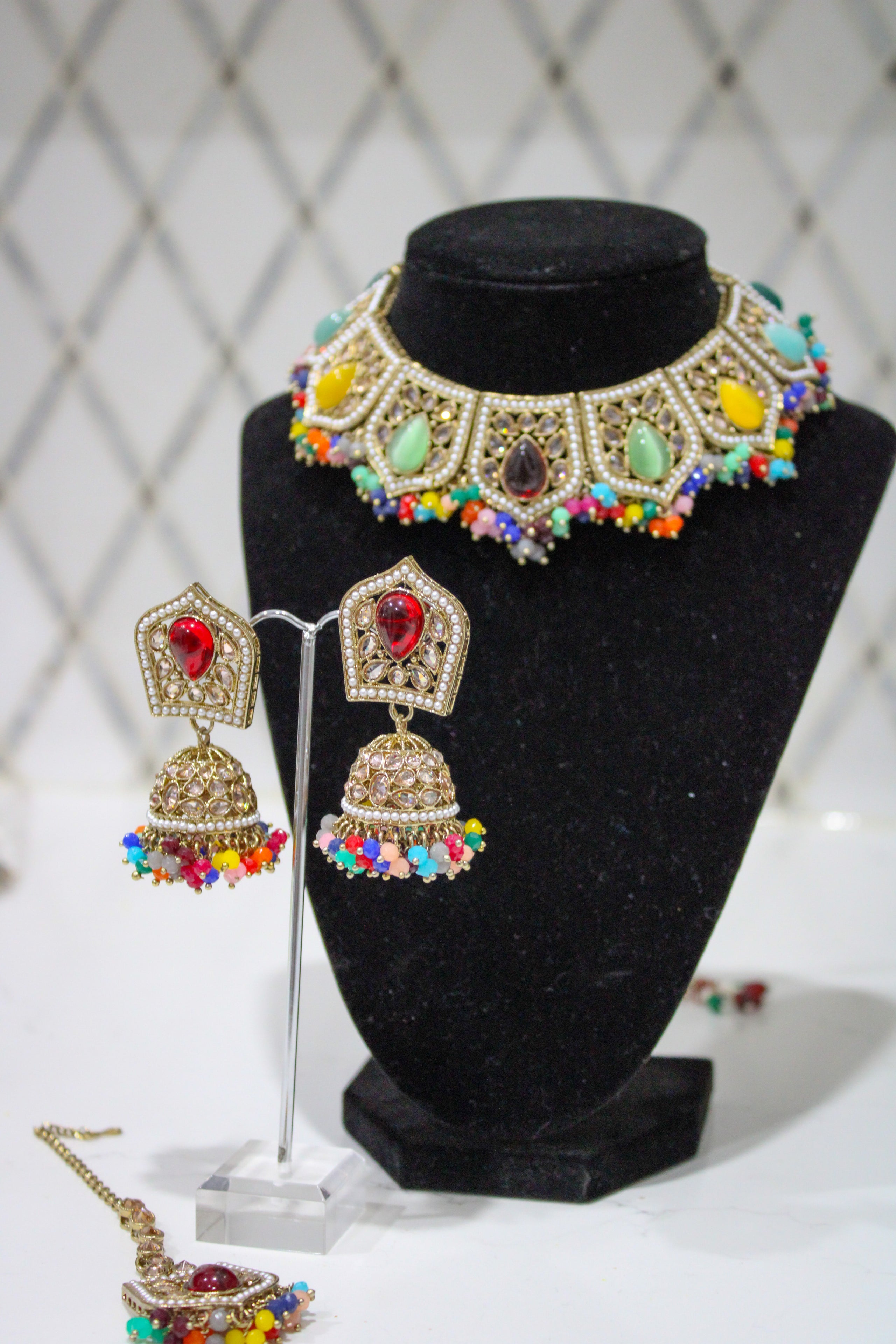 New shop necklace set